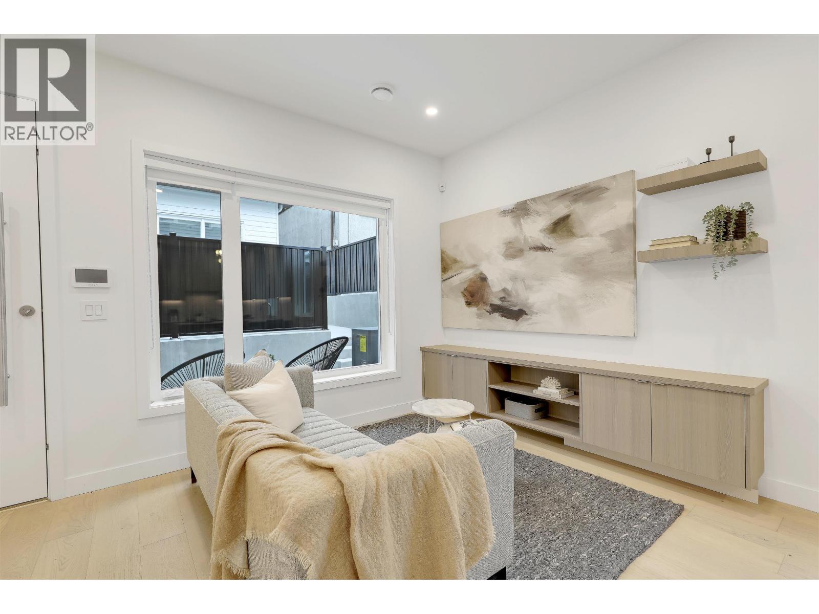 1 3183 Graveley Street Property Photo 7