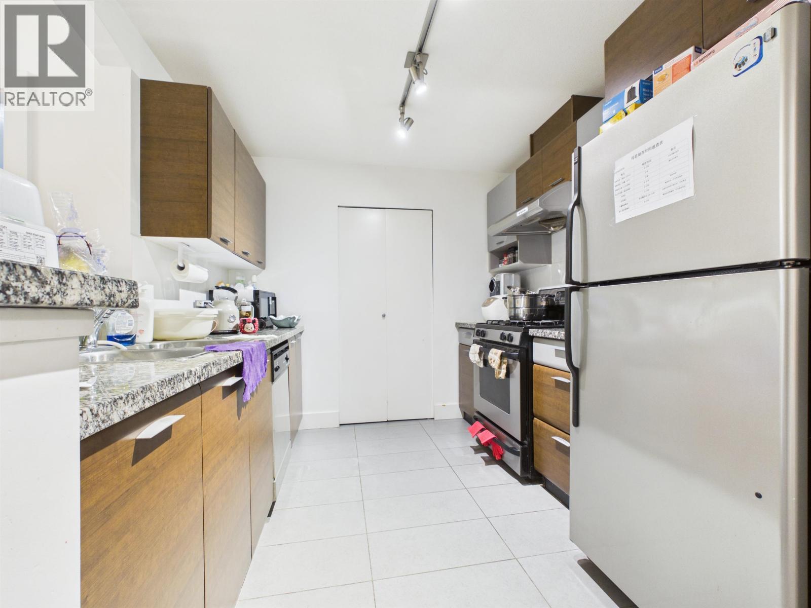 120 6033 Katsura Street Property Photo 13