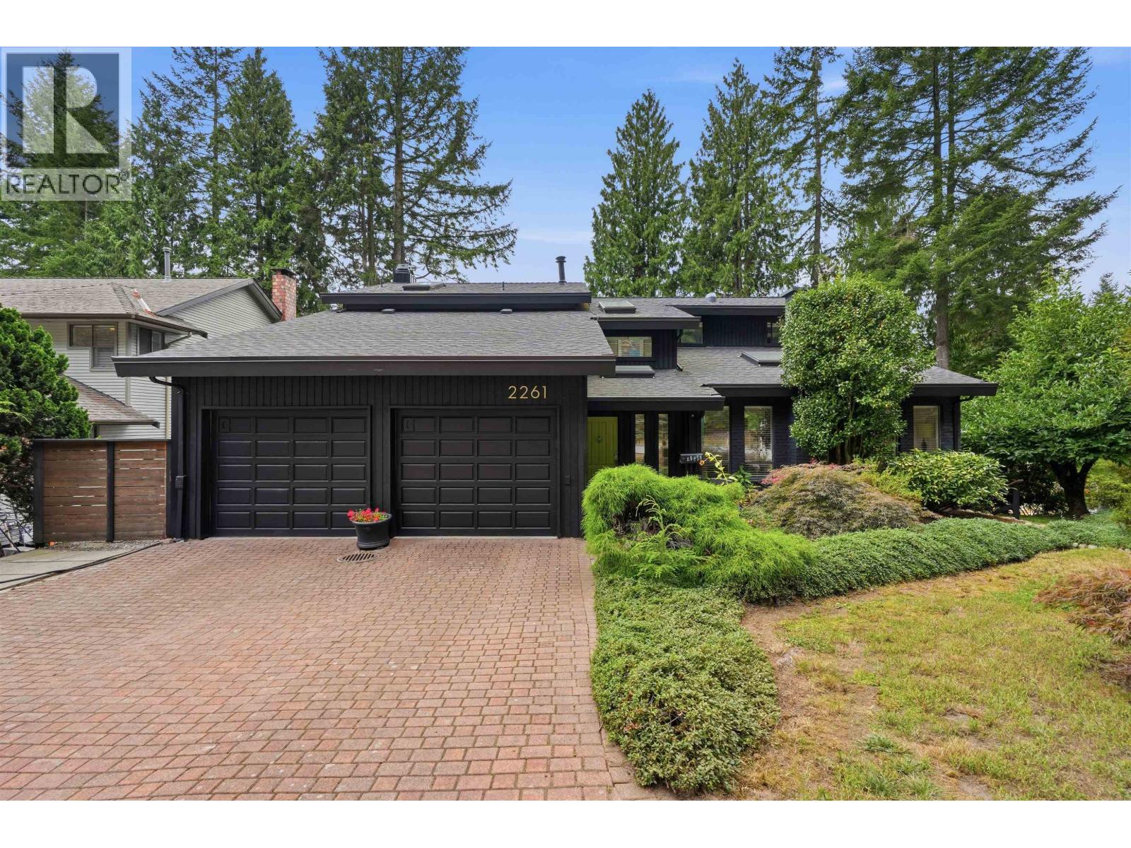 2261 Hill Drive Property Photo 1