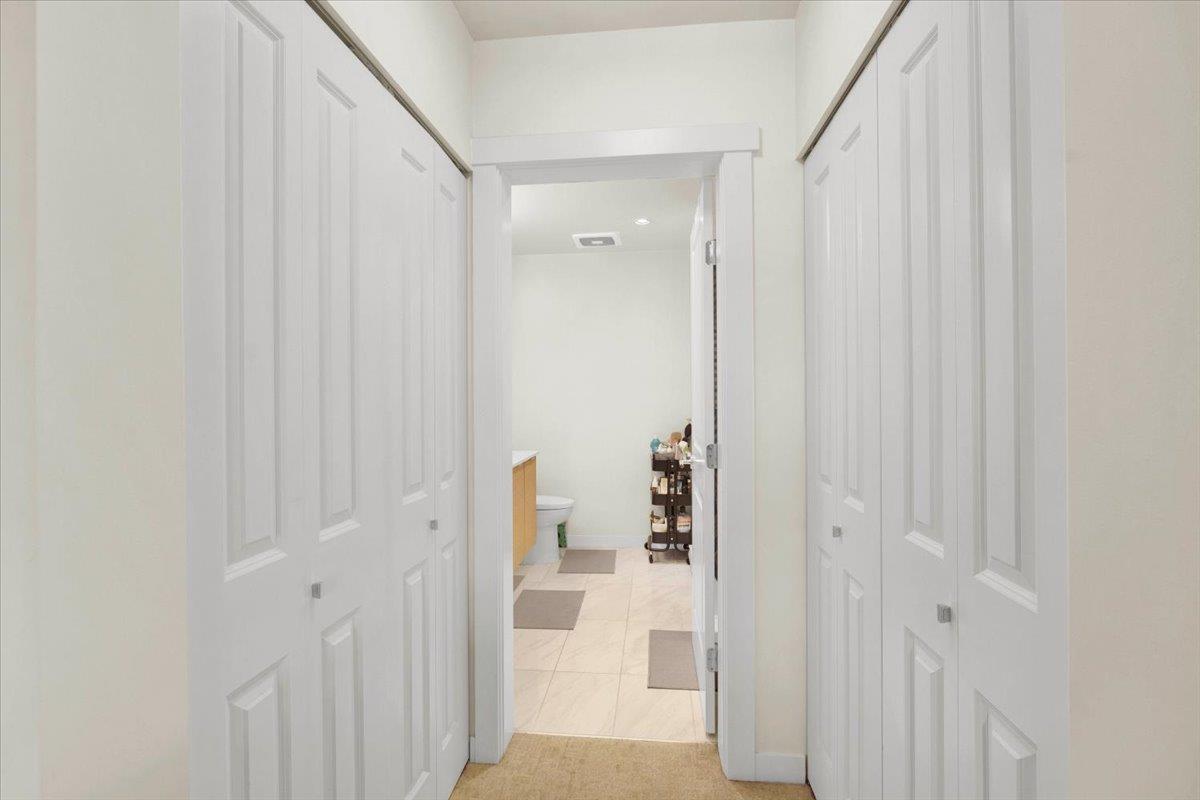 C219 8150 207 Street Property Photo 15