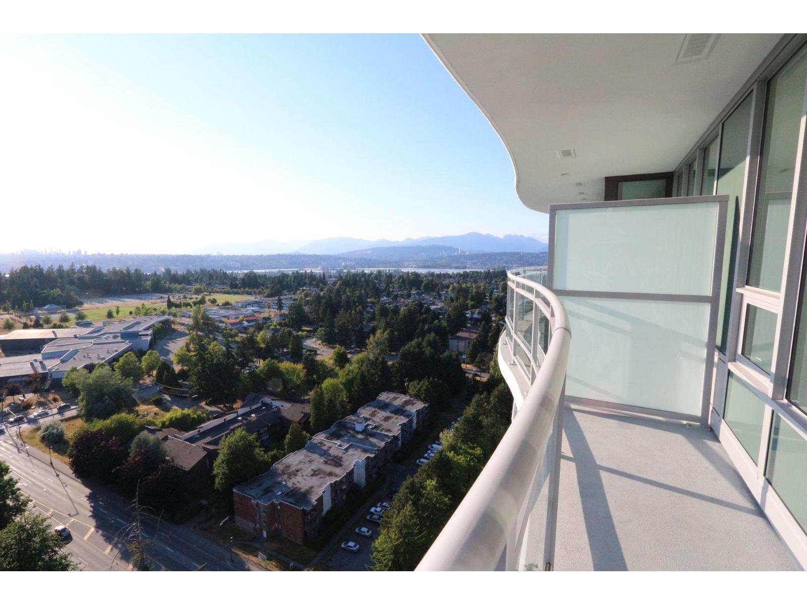 24xx 10480 104 Avenue Property Photo 8
