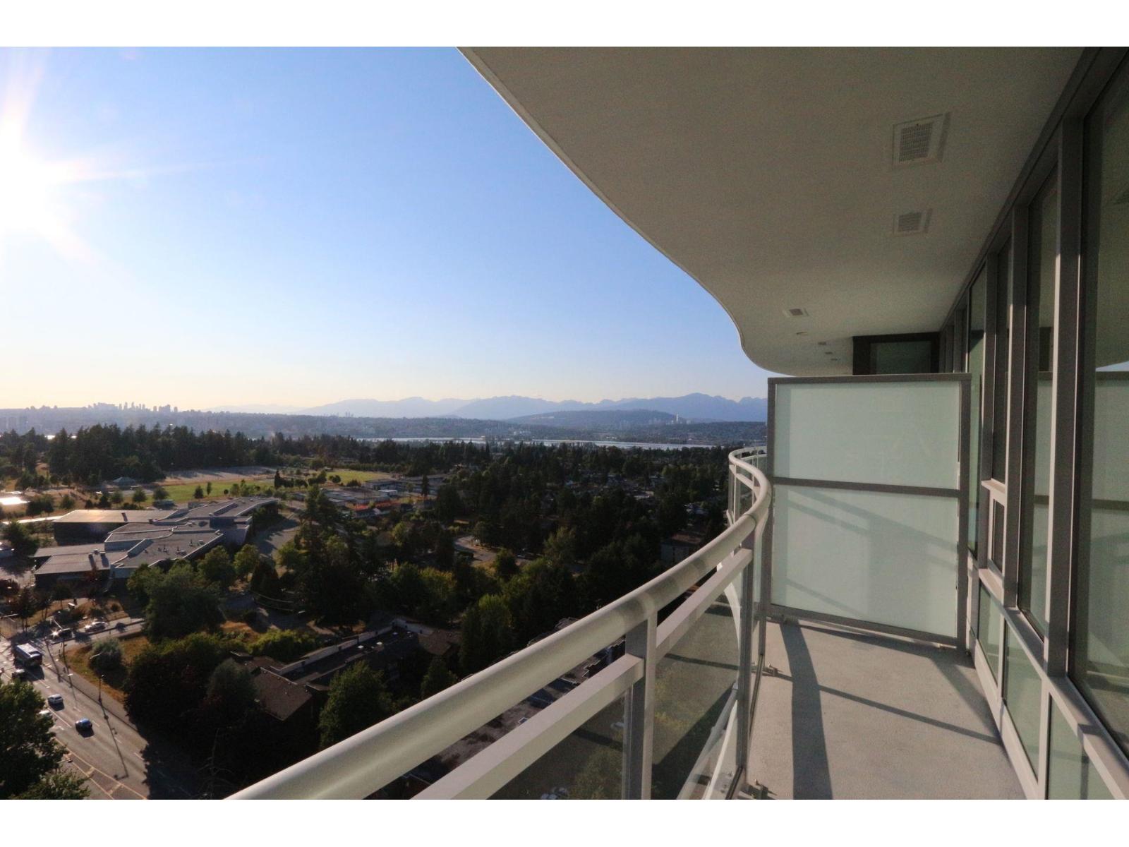 24xx 10480 104 Avenue Property Photo 9