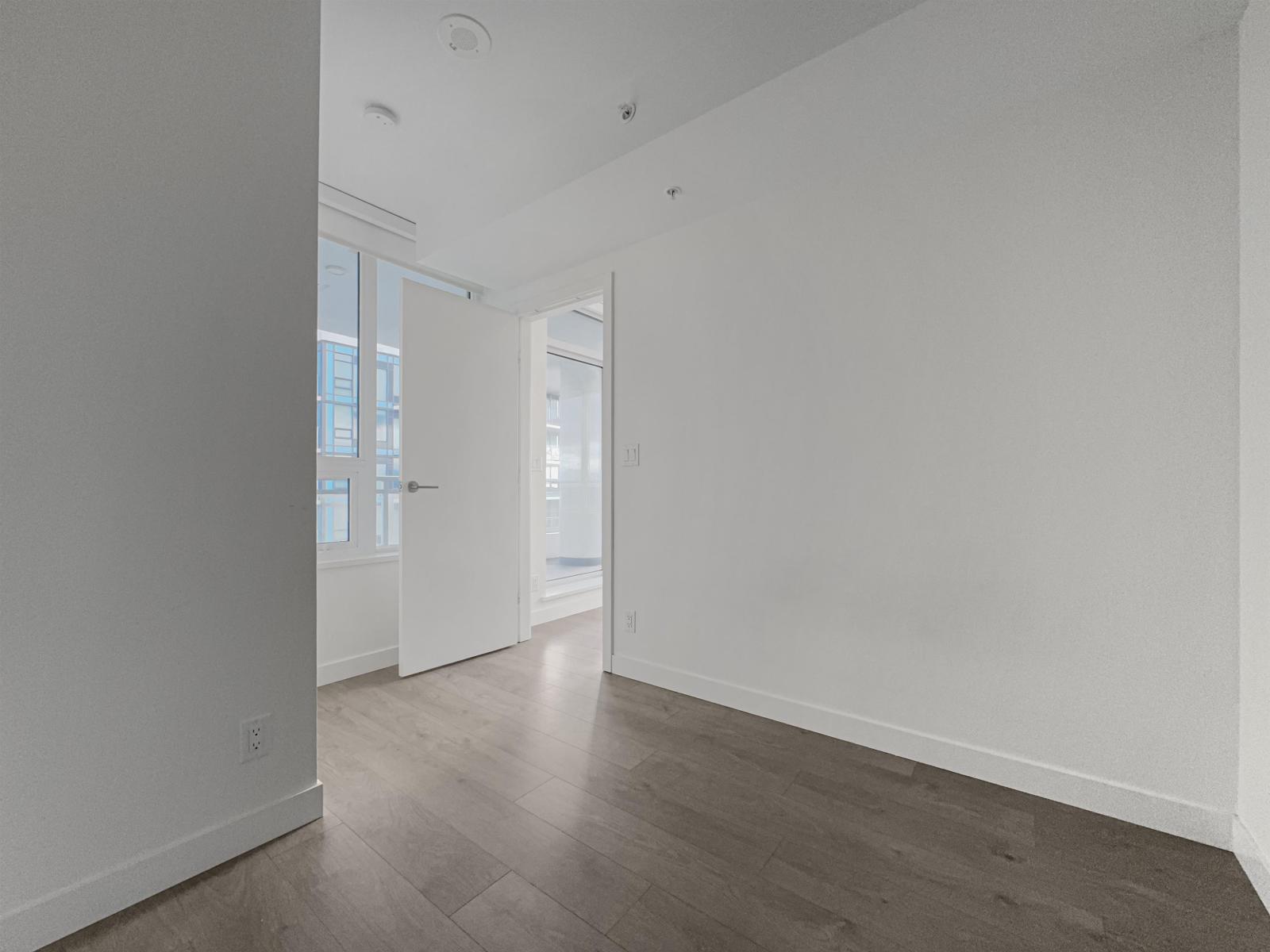 24xx 10480 104 Avenue Property Photo 13
