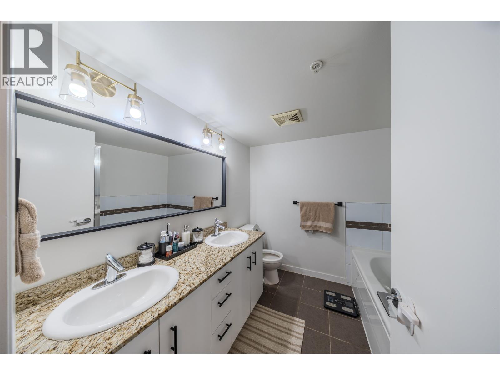 304 11665 Haney Bypass Property Photo 9