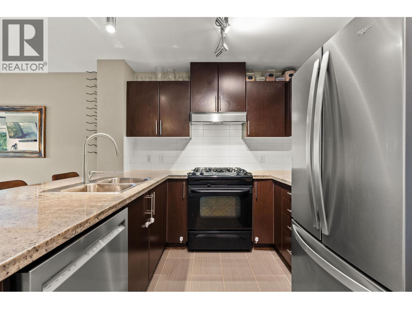 407 700 Klahanie Drive Property Photo 11