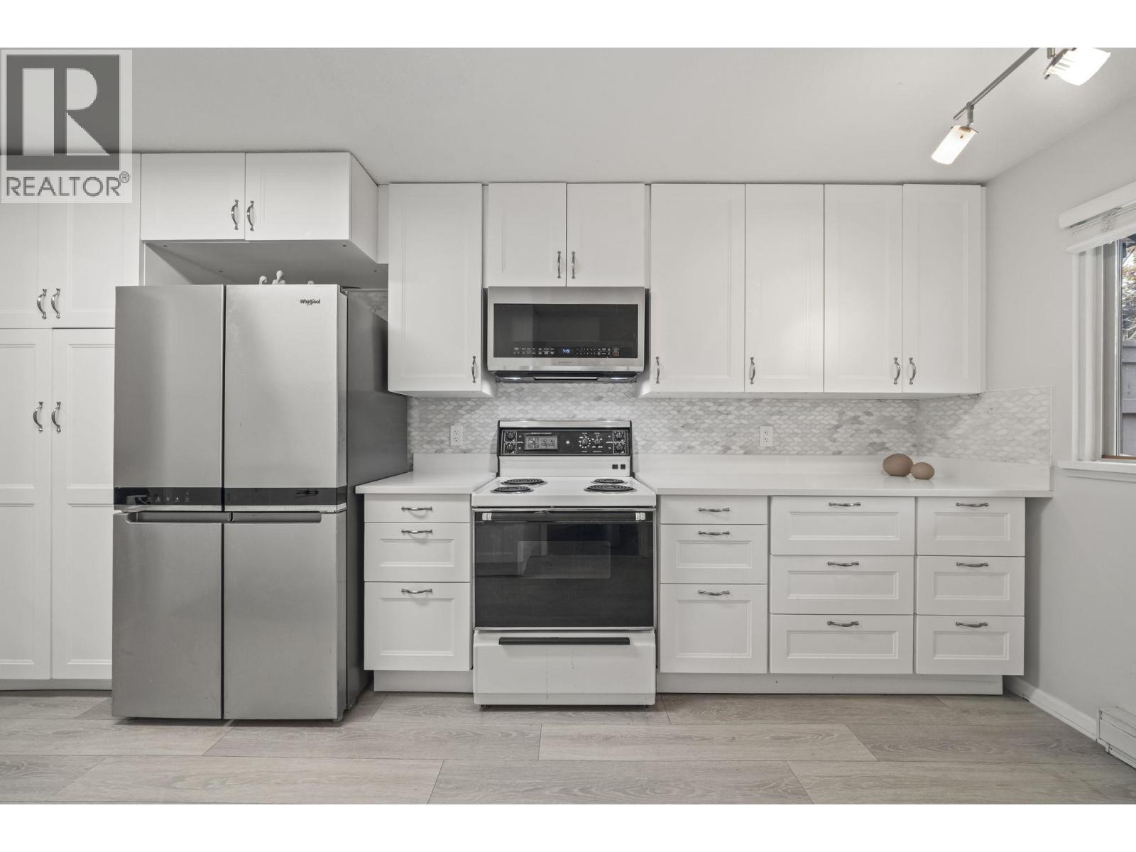 A210 4811 53 Street Property Photo 10