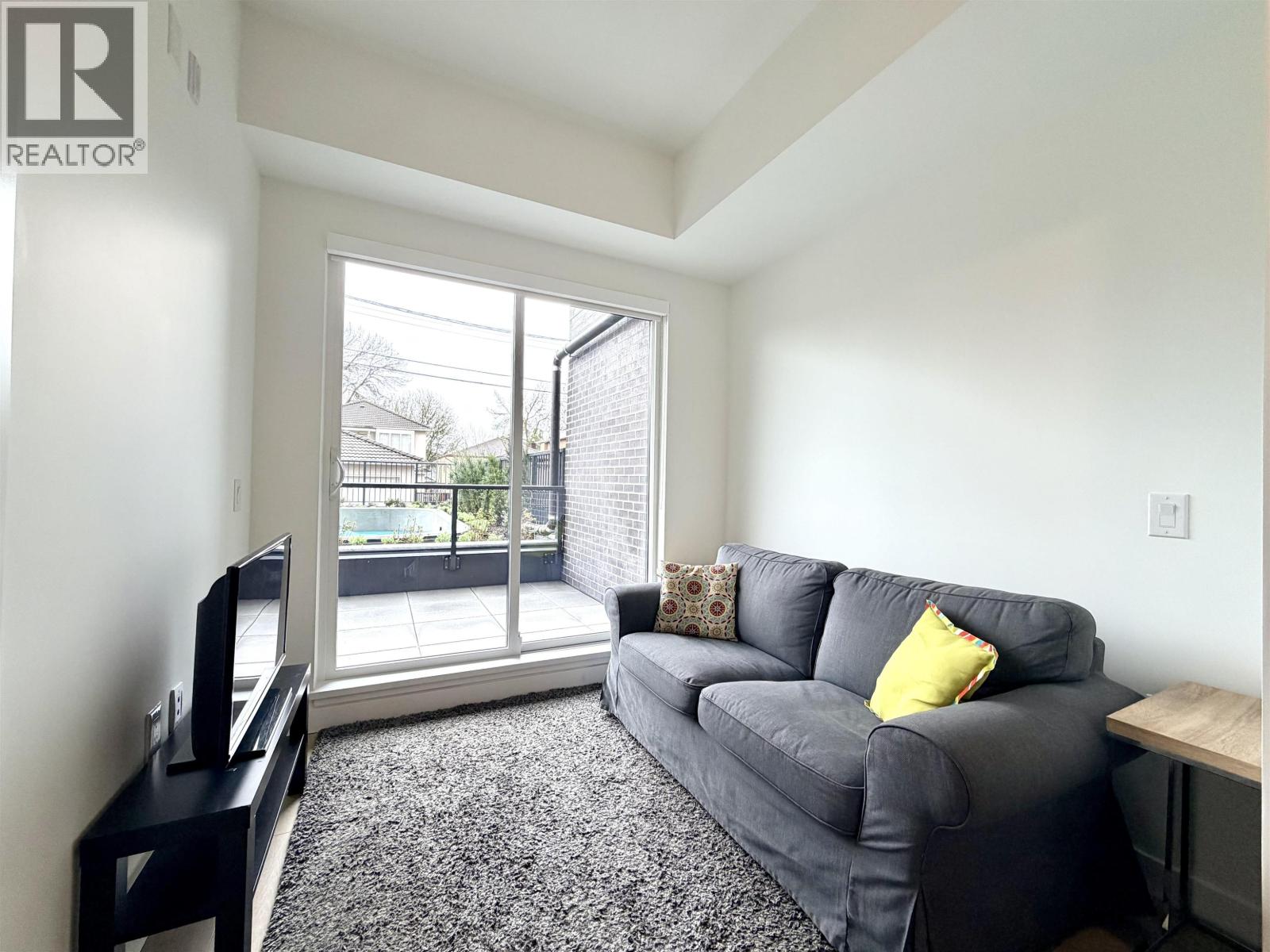 105 2268 E Broadway Property Photo 5