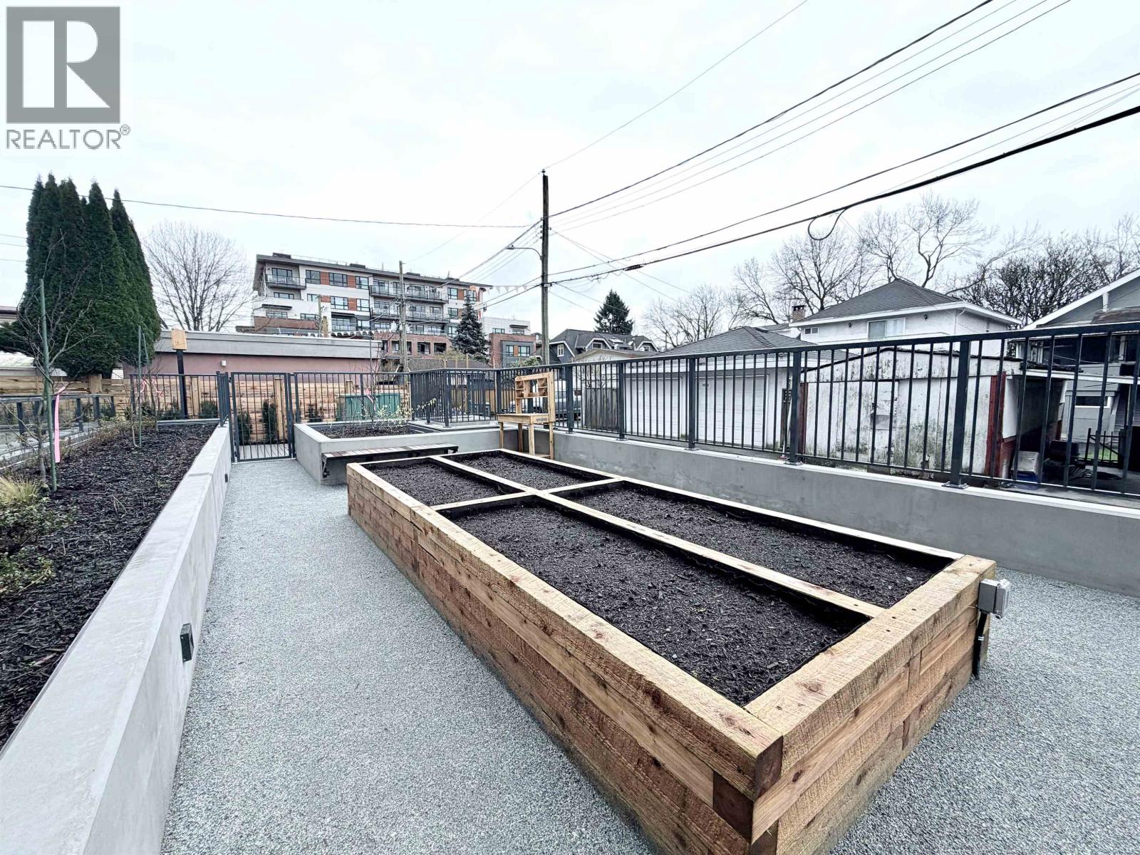105 2268 E Broadway Property Photo 17