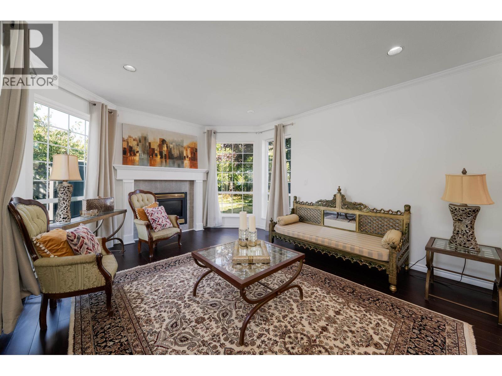 6522 Holly Park Drive Property Photo 4