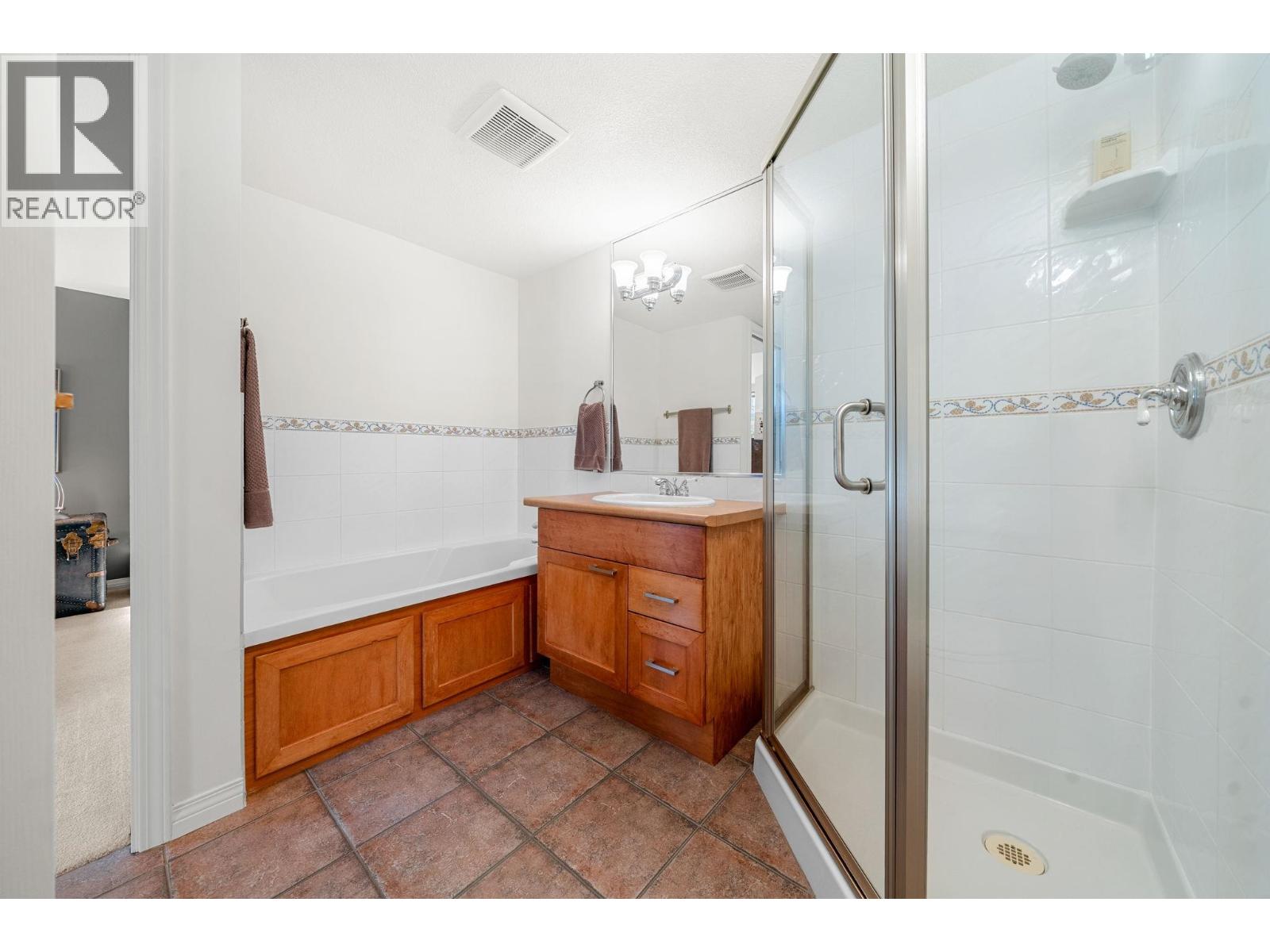 207 669 W 7th Avenue Property Photo 9