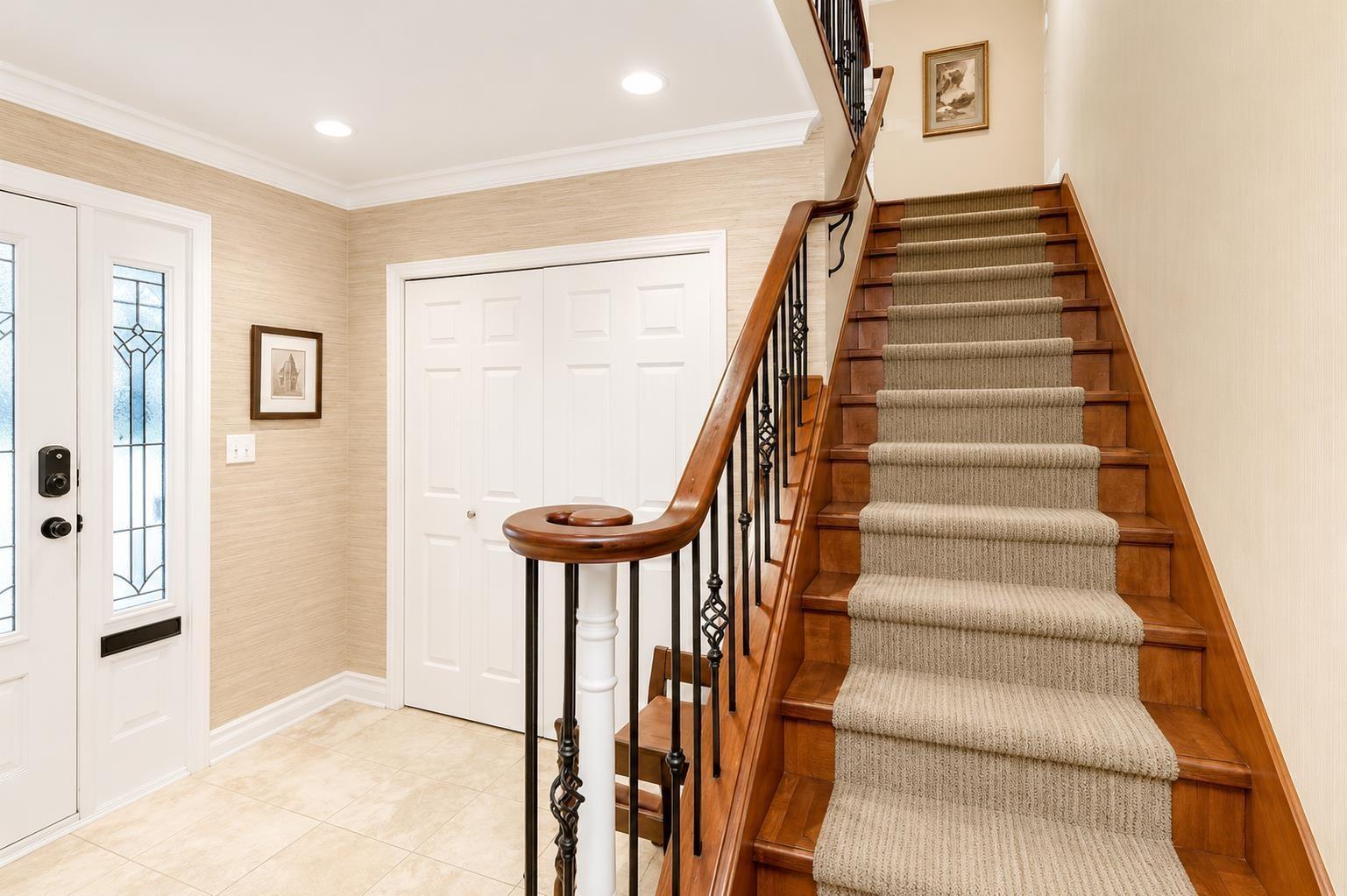 952 Kent Street Property Photo 6