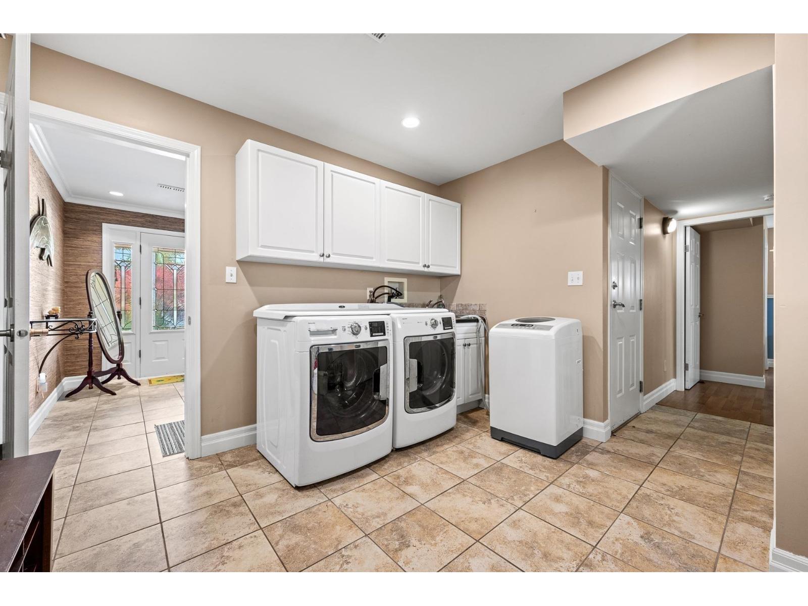 952 Kent Street Property Photo 22