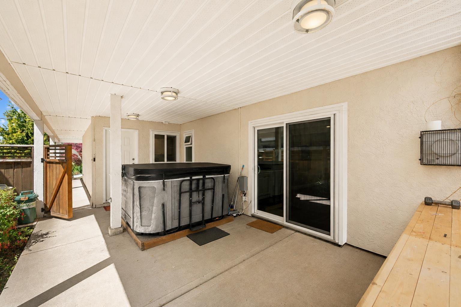 952 Kent Street Property Photo 25