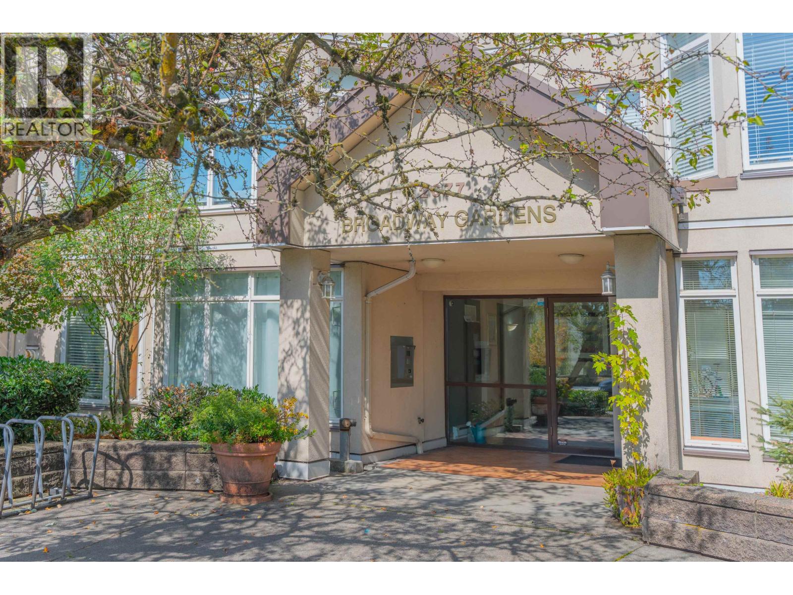 309 2677 E BROADWAY Property Photo 1