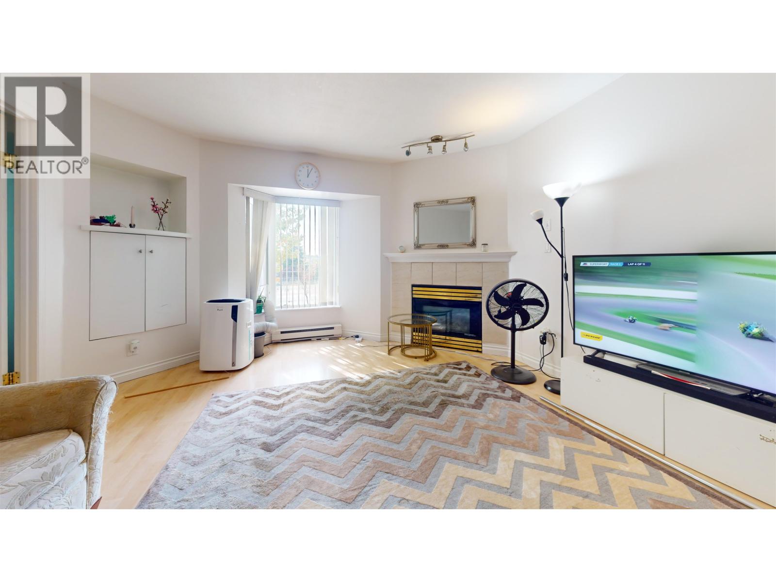 309 2677 E Broadway Property Photo 11