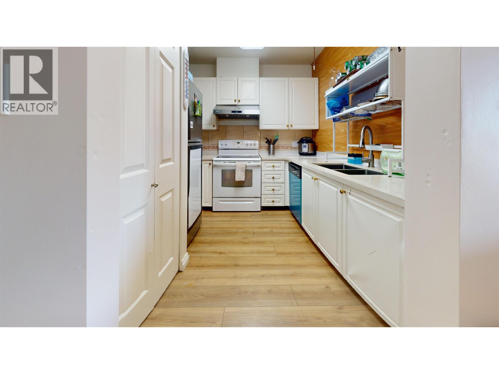 309 2677 E Broadway Property Photo 13