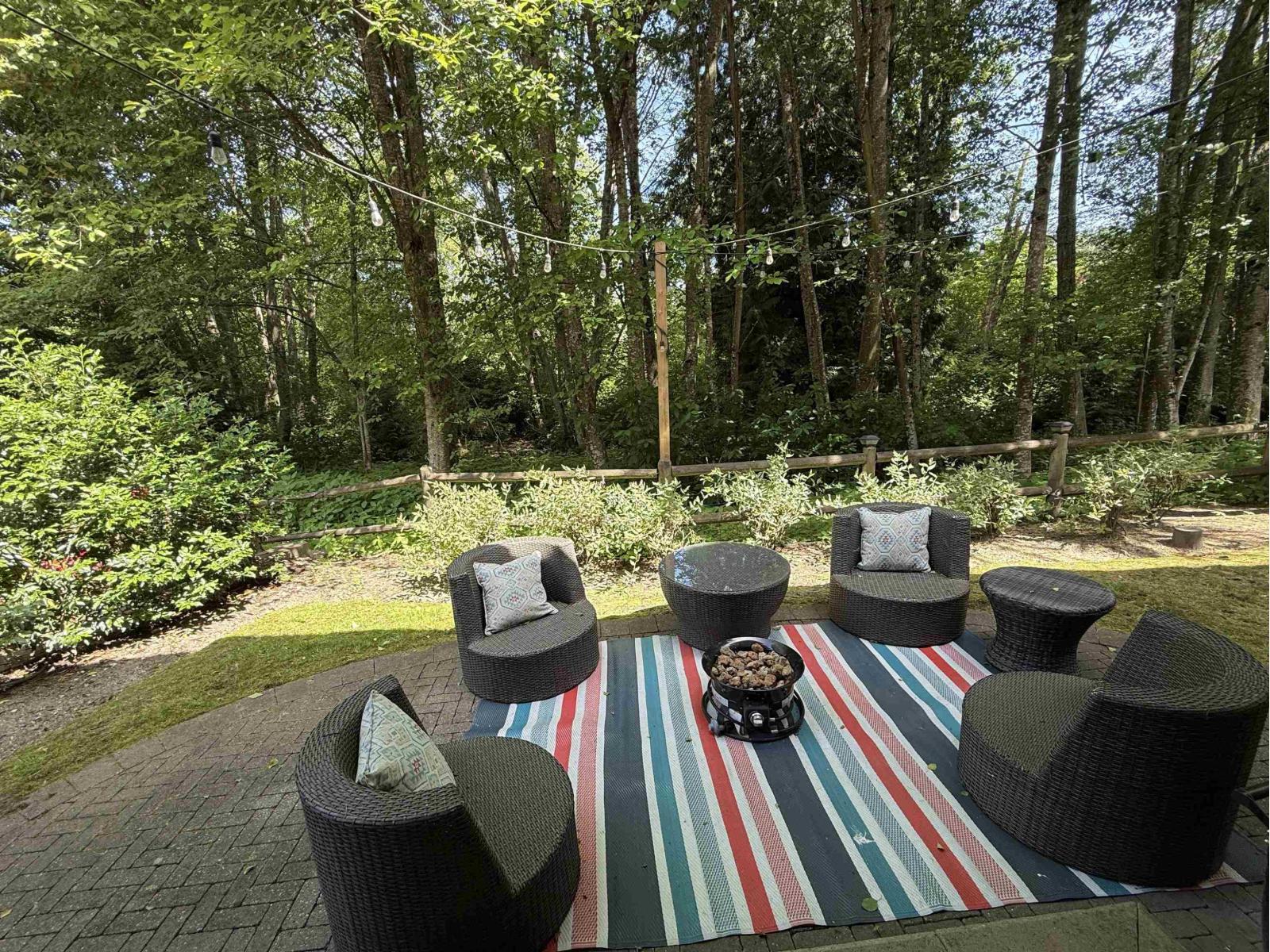 27 3122 160 Street Property Photo 1