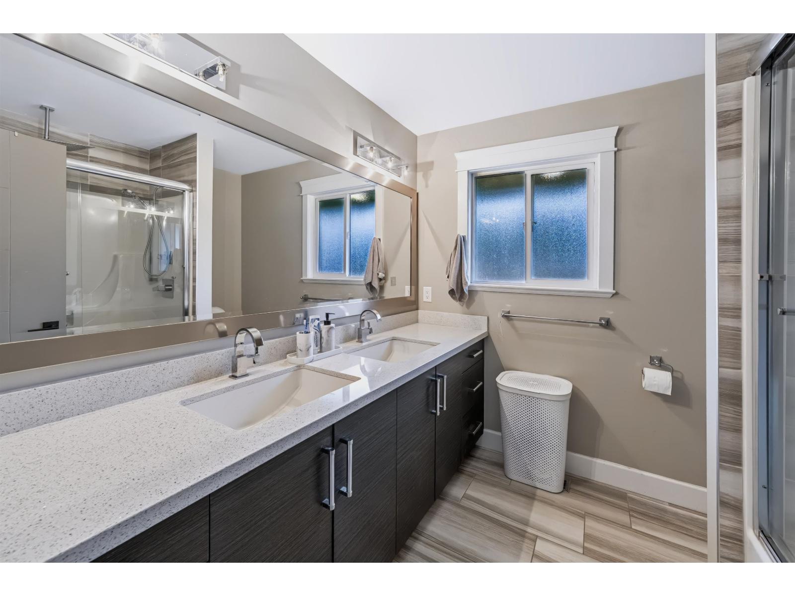 2247 Windsor Street Property Photo 13