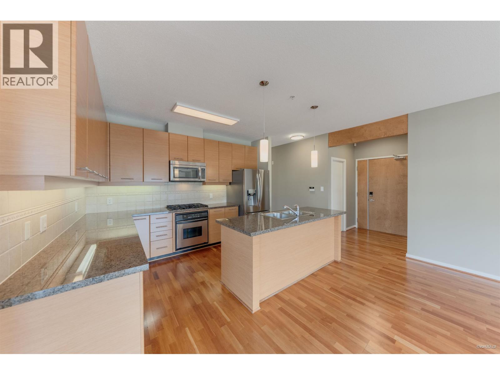 510 530 Raven Woods Drive Property Photo 4
