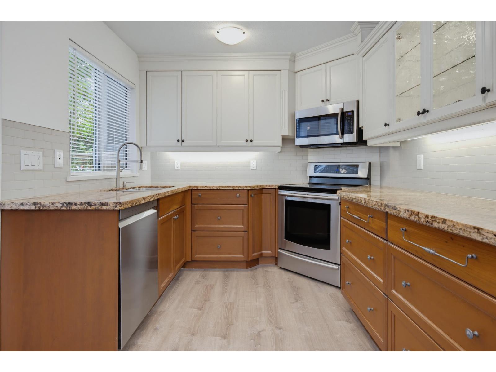 50 4847 219 Street Property Photo 22