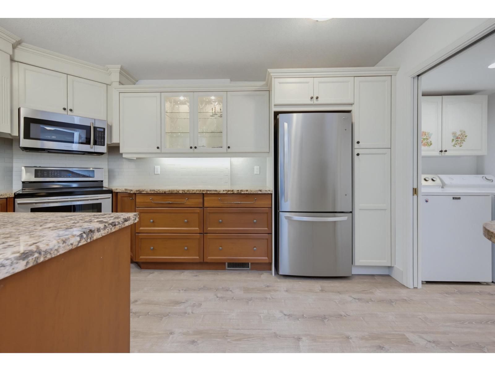 50 4847 219 Street Property Photo 24