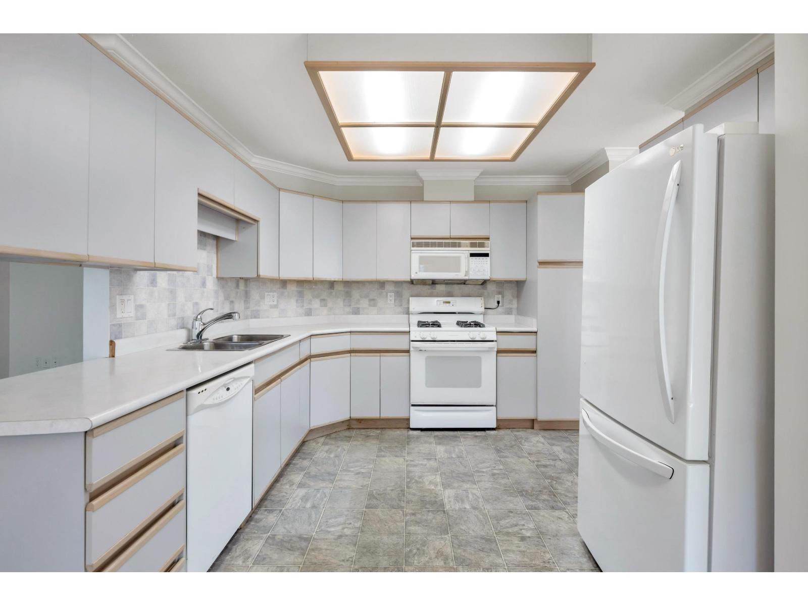 31 8889 212 Street Property Photo 11