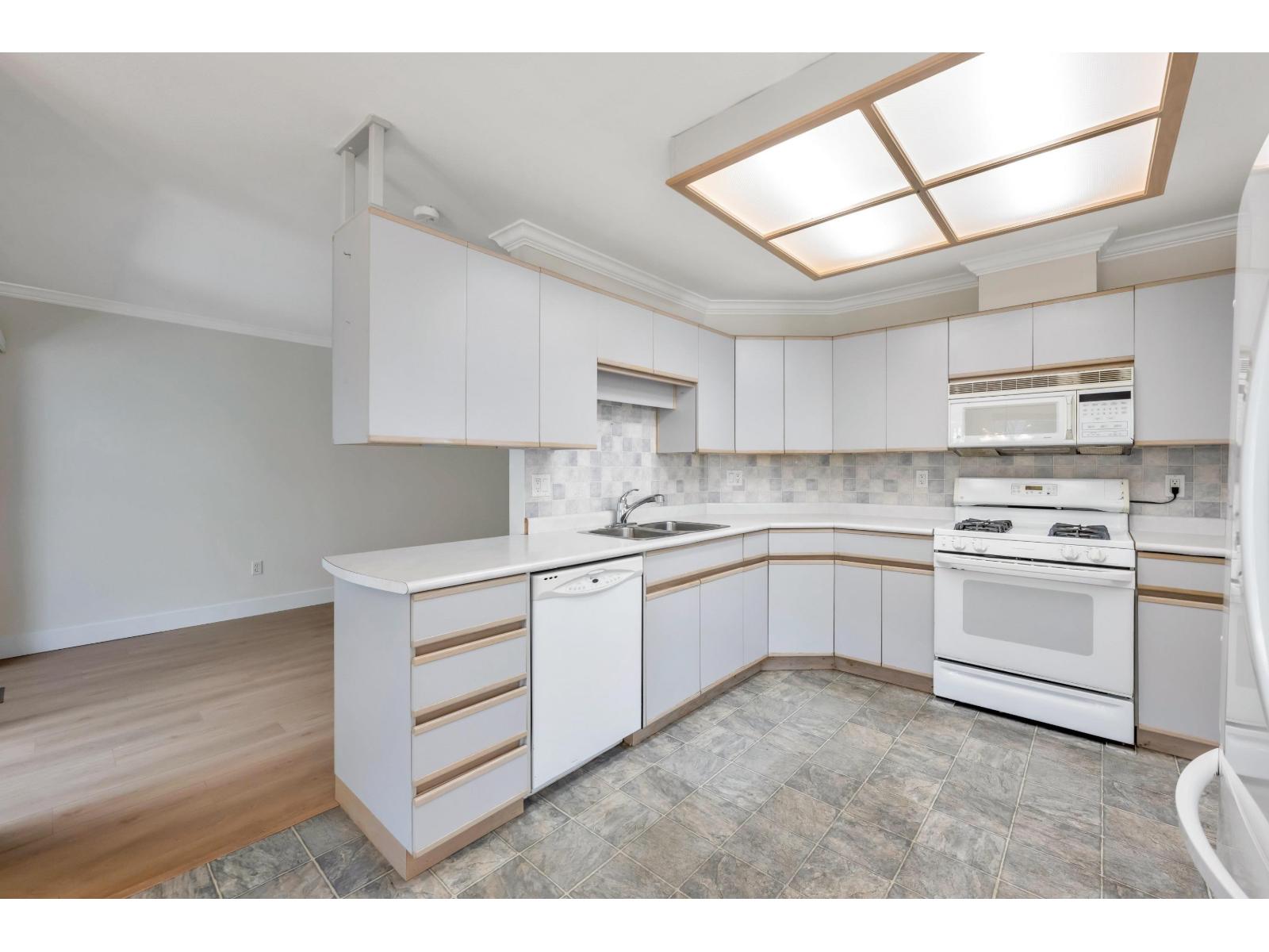 31 8889 212 Street Property Photo 13