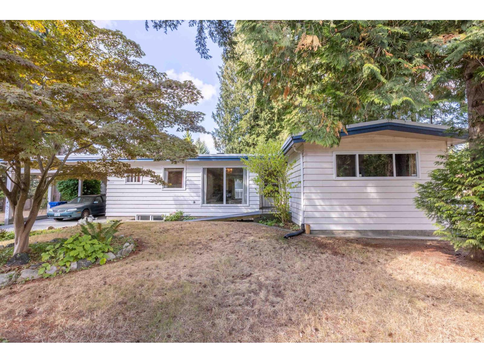 2745 Ash Street Property Photo 1