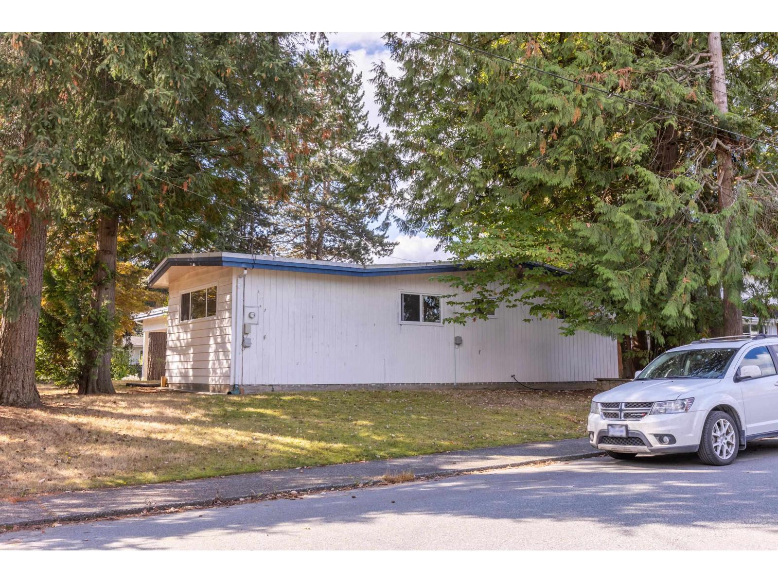 2745 Ash Street Property Photo 2