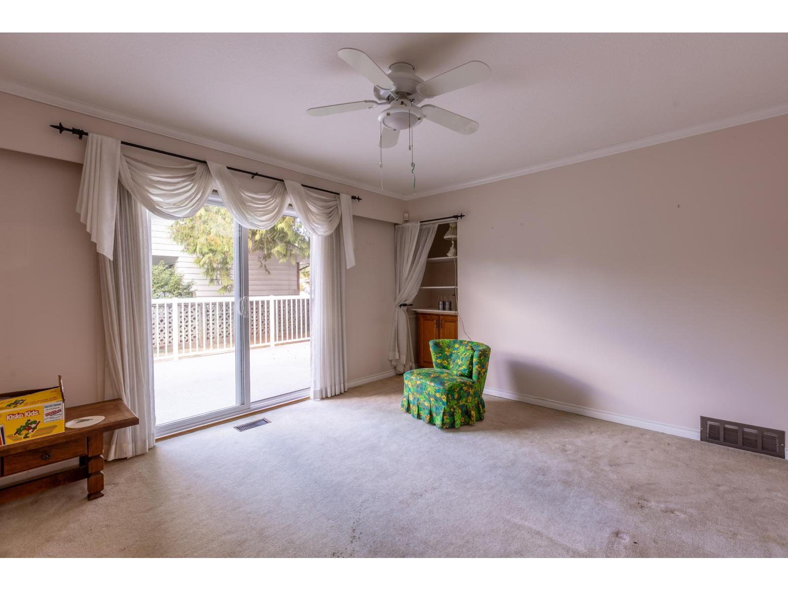 2745 Ash Street Property Photo 11
