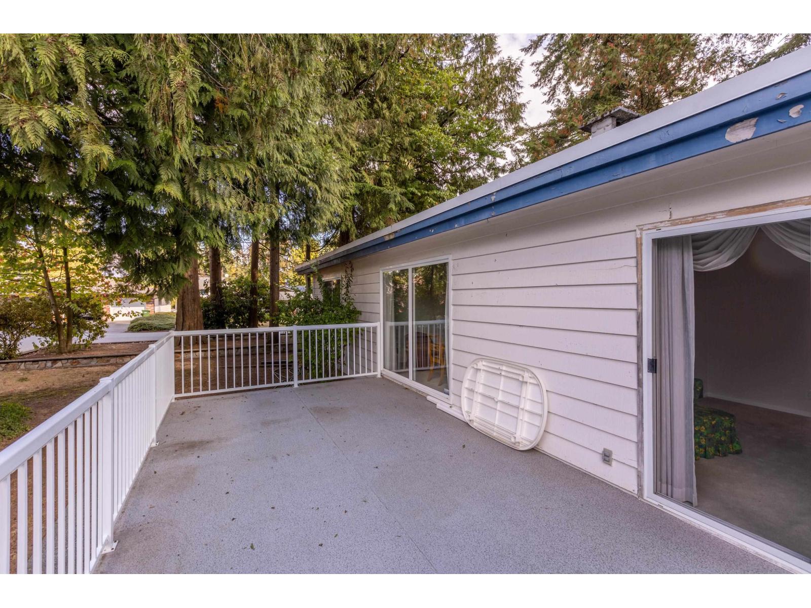 2745 Ash Street Property Photo 12