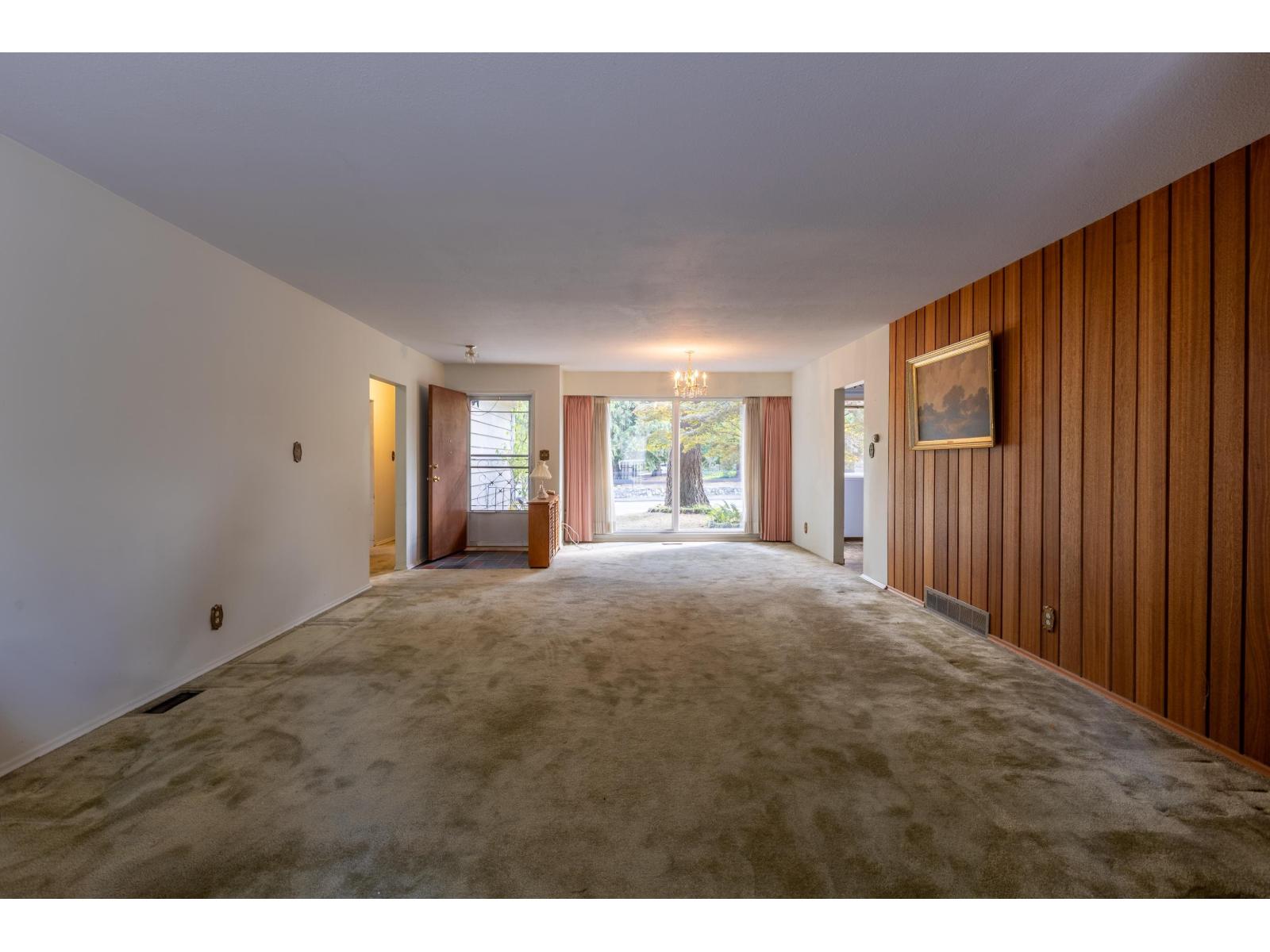 2745 Ash Street Property Photo 14