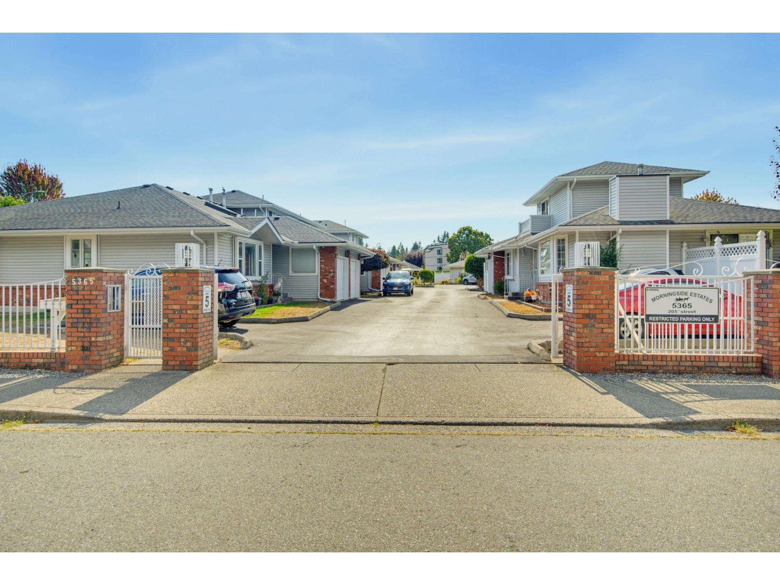 11 5365 205 Street Property Photo 4