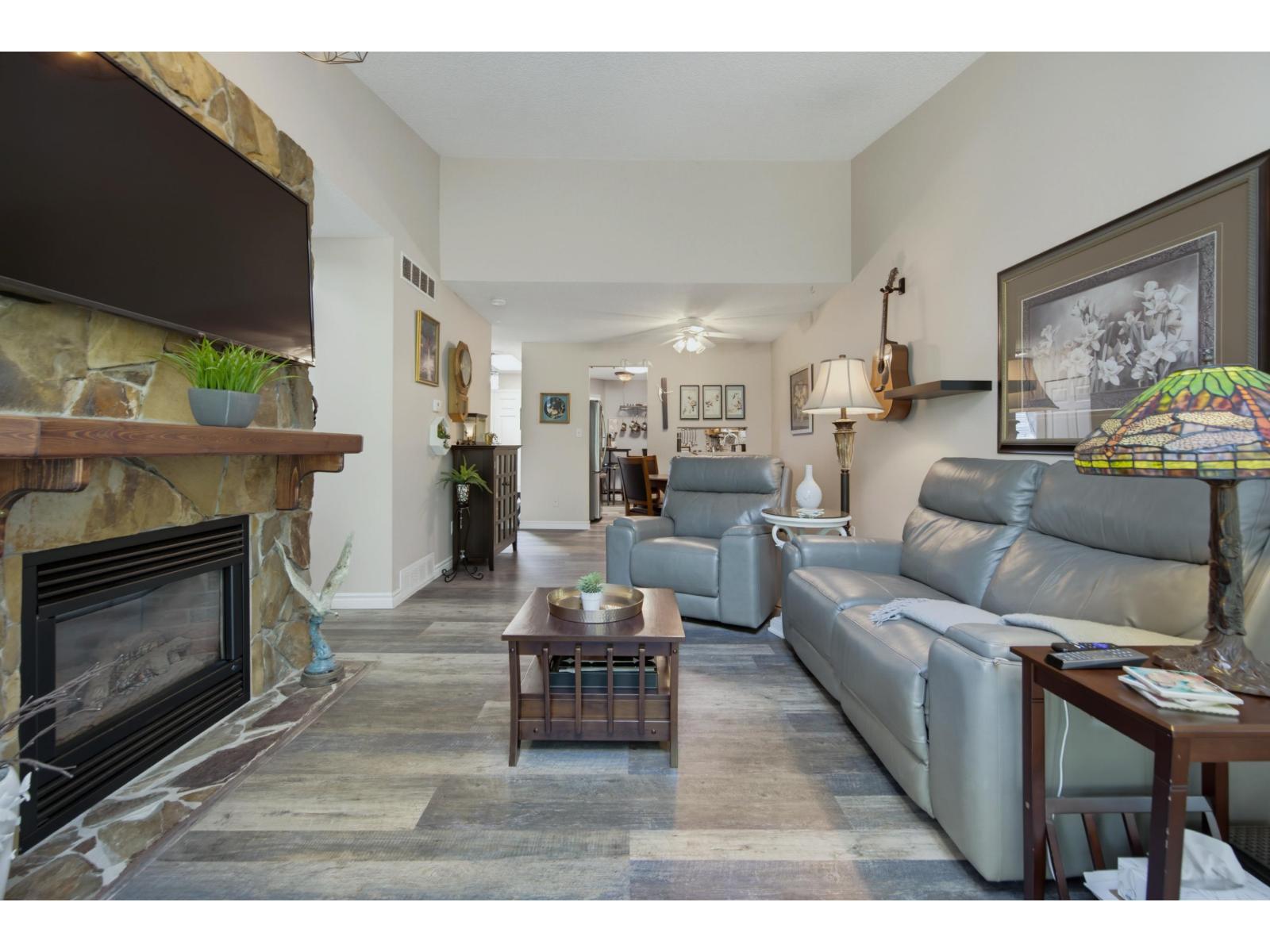 11 5365 205 Street Property Photo 13
