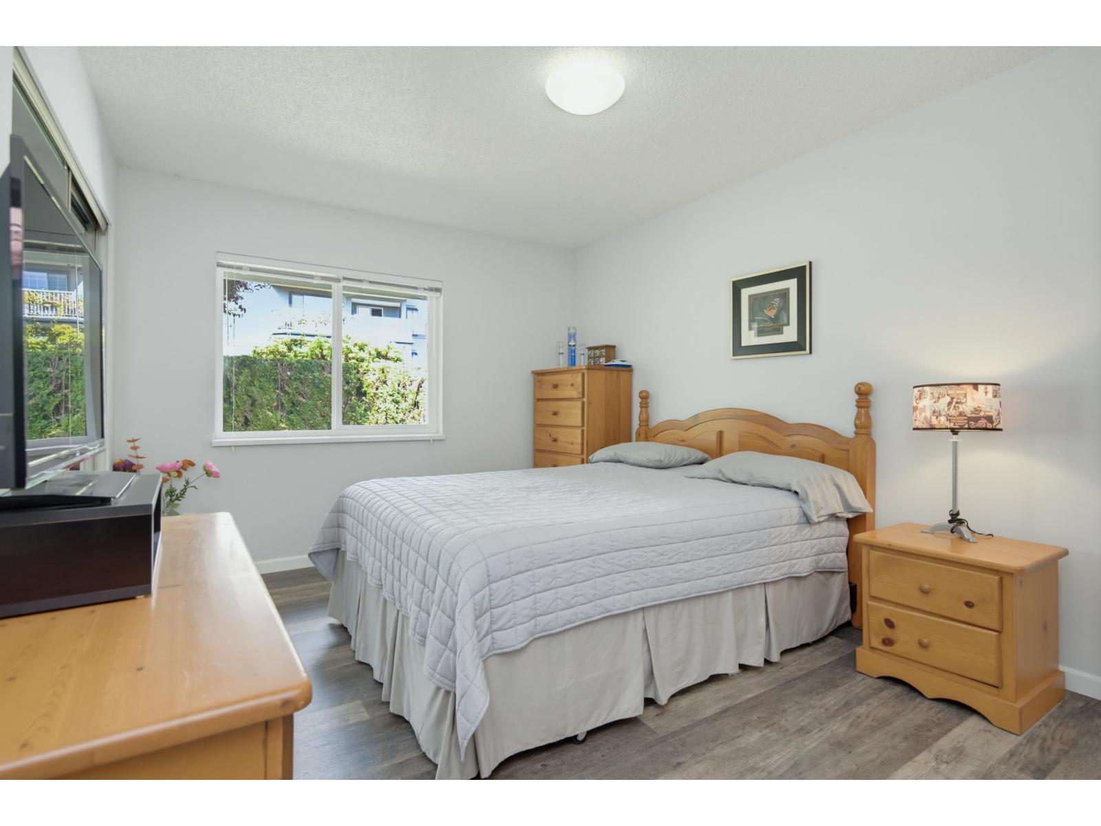 11 5365 205 Street Property Photo 22