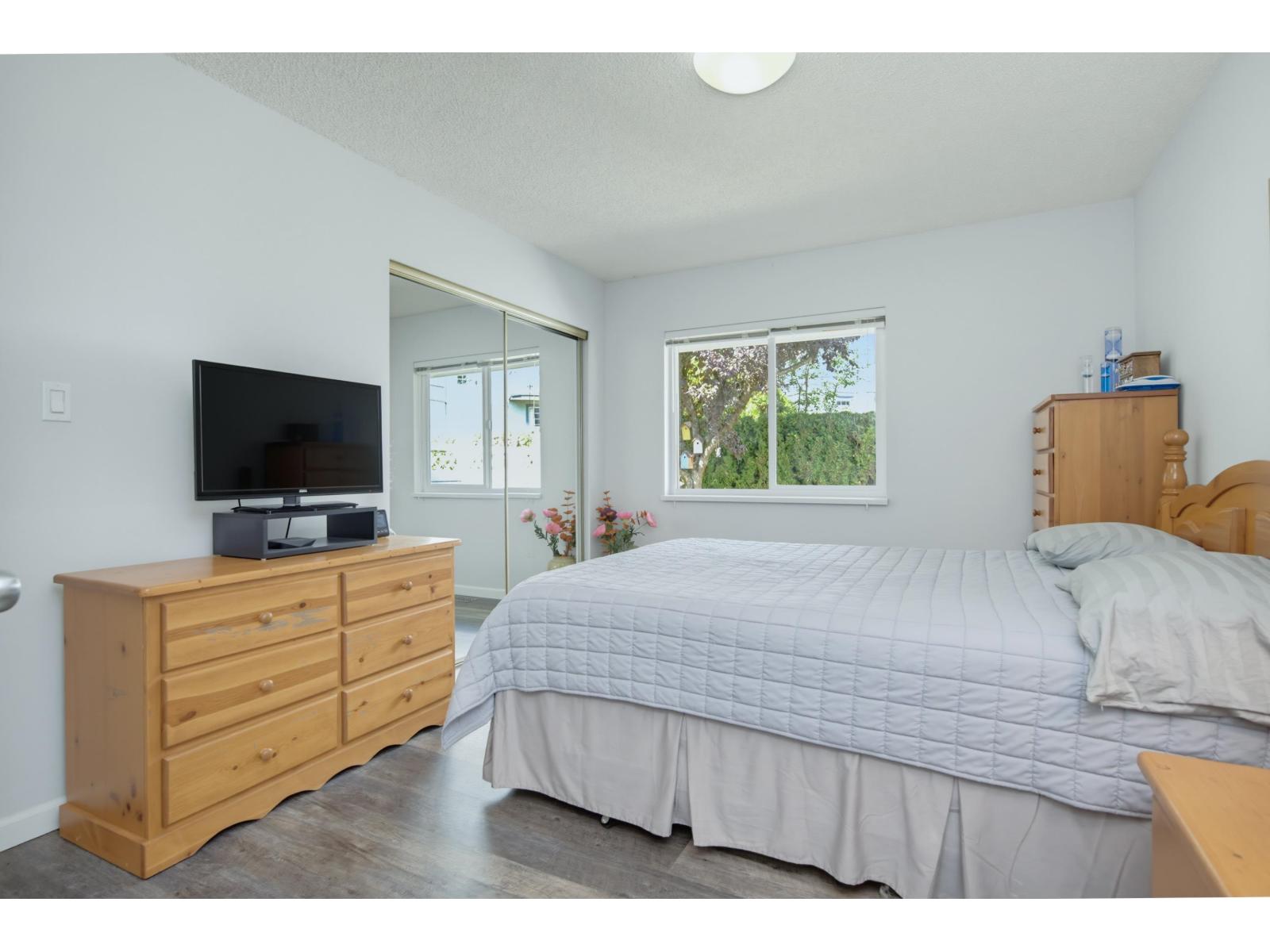 11 5365 205 Street Property Photo 23