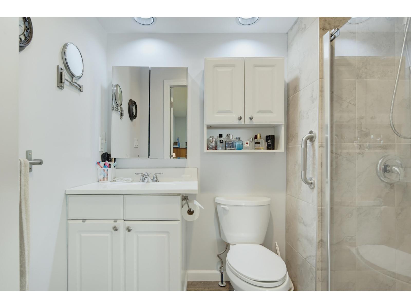 11 5365 205 Street Property Photo 25