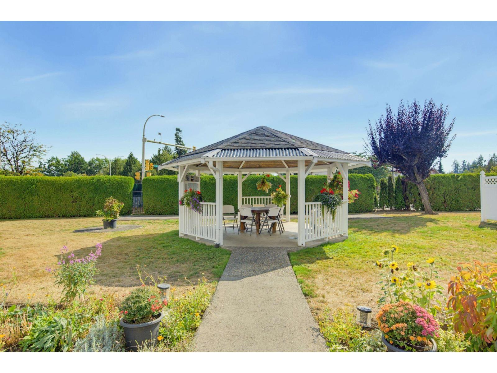 11 5365 205 Street Property Photo 34