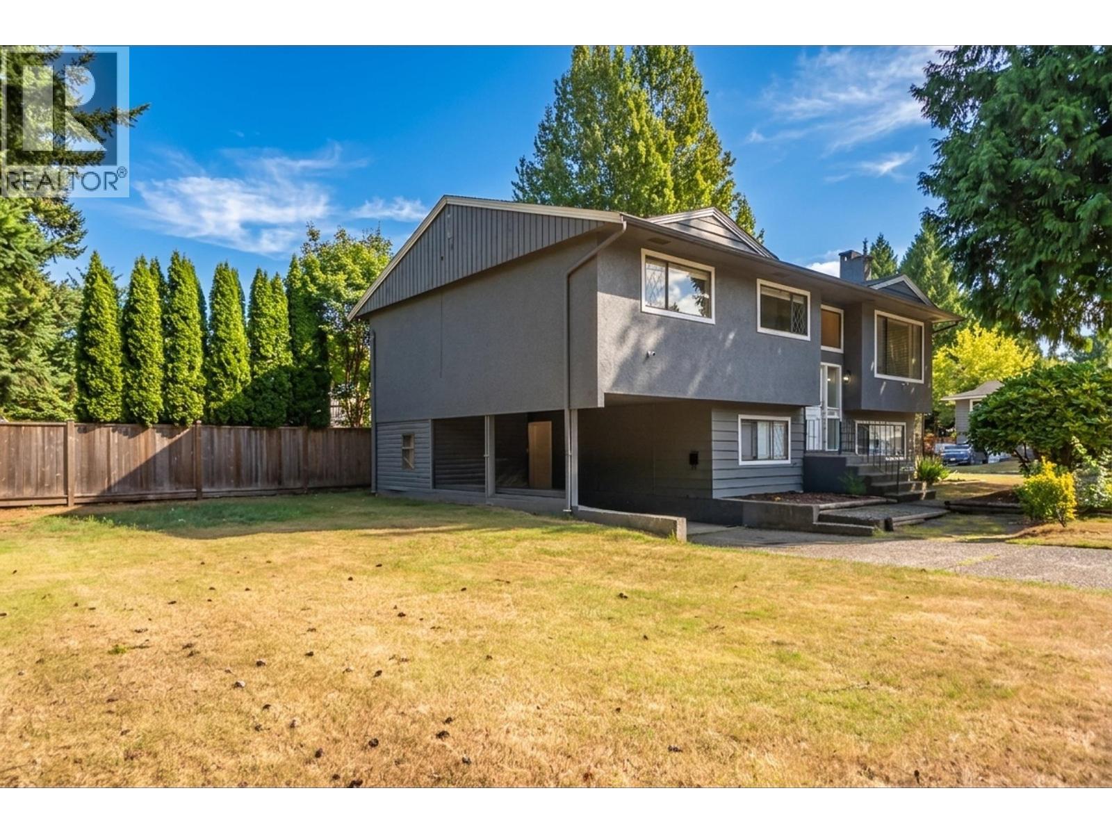 20783 Thorne Avenue Property Photo 3