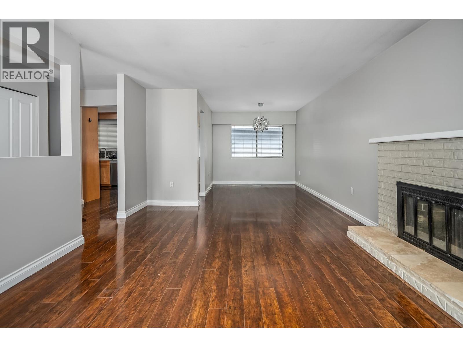 20783 Thorne Avenue Property Photo 8