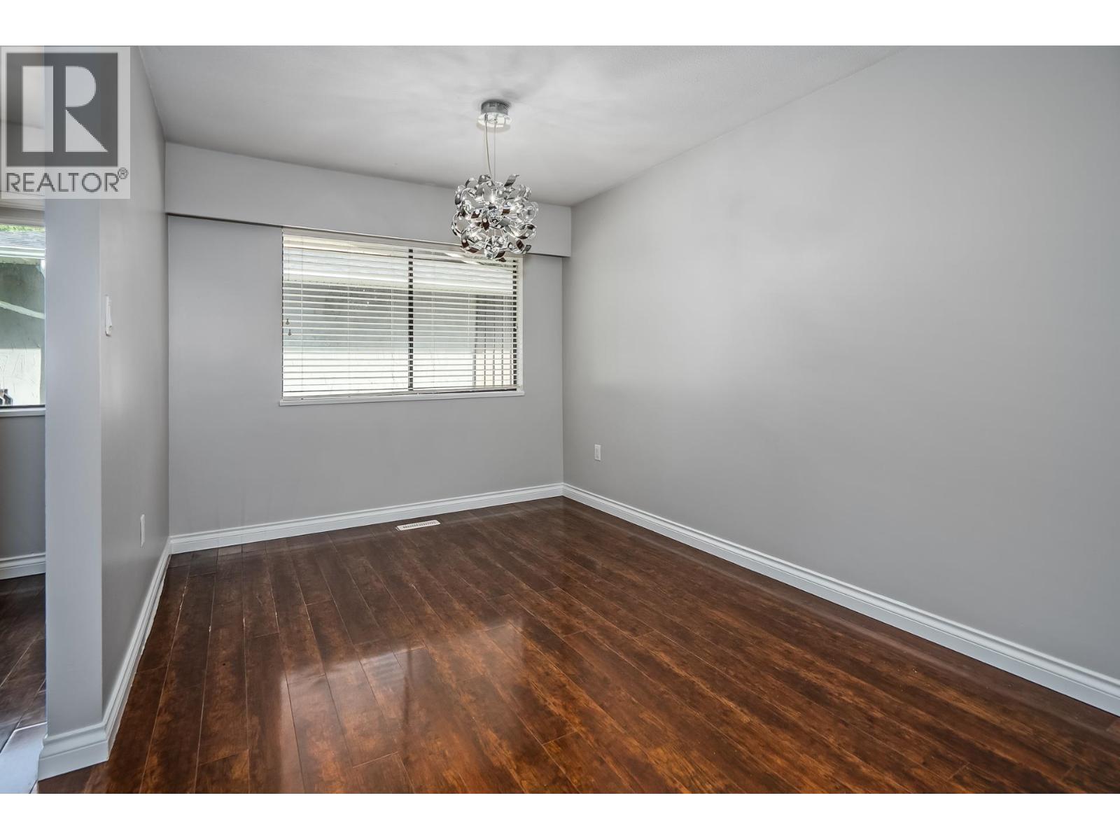 20783 Thorne Avenue Property Photo 10