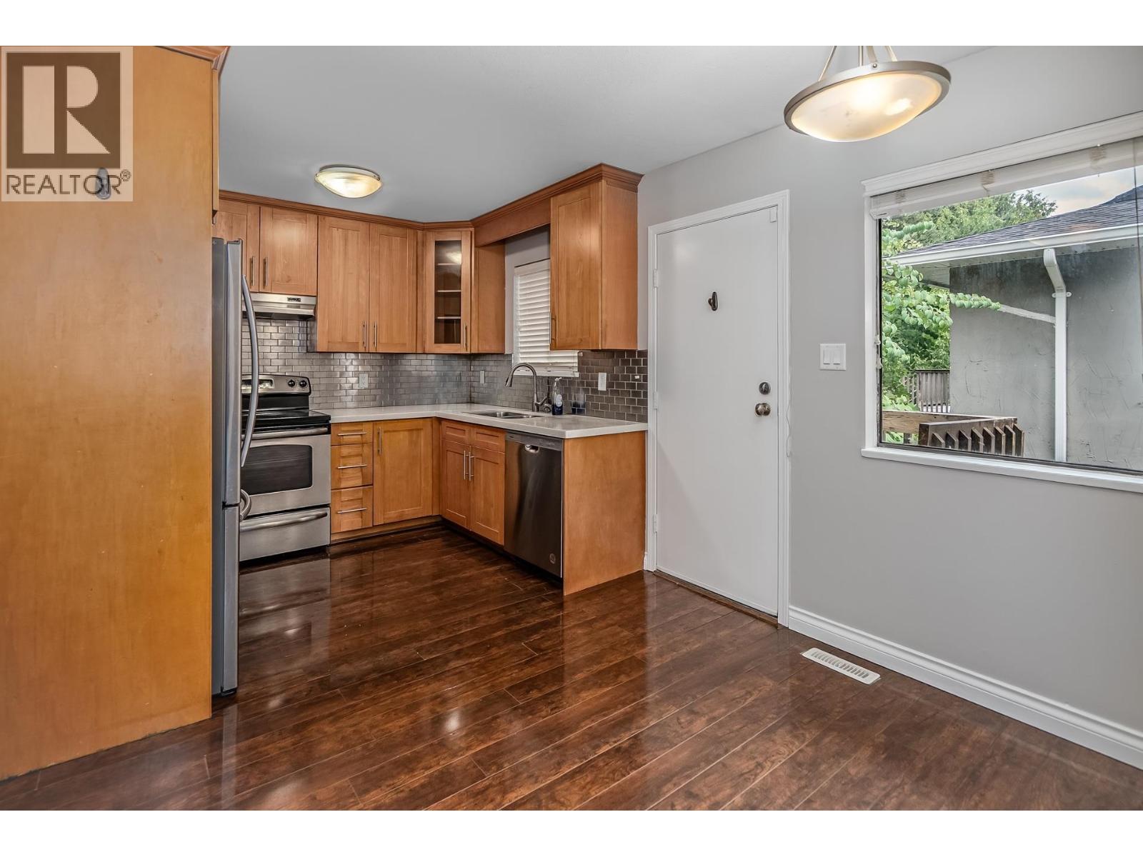 20783 Thorne Avenue Property Photo 12