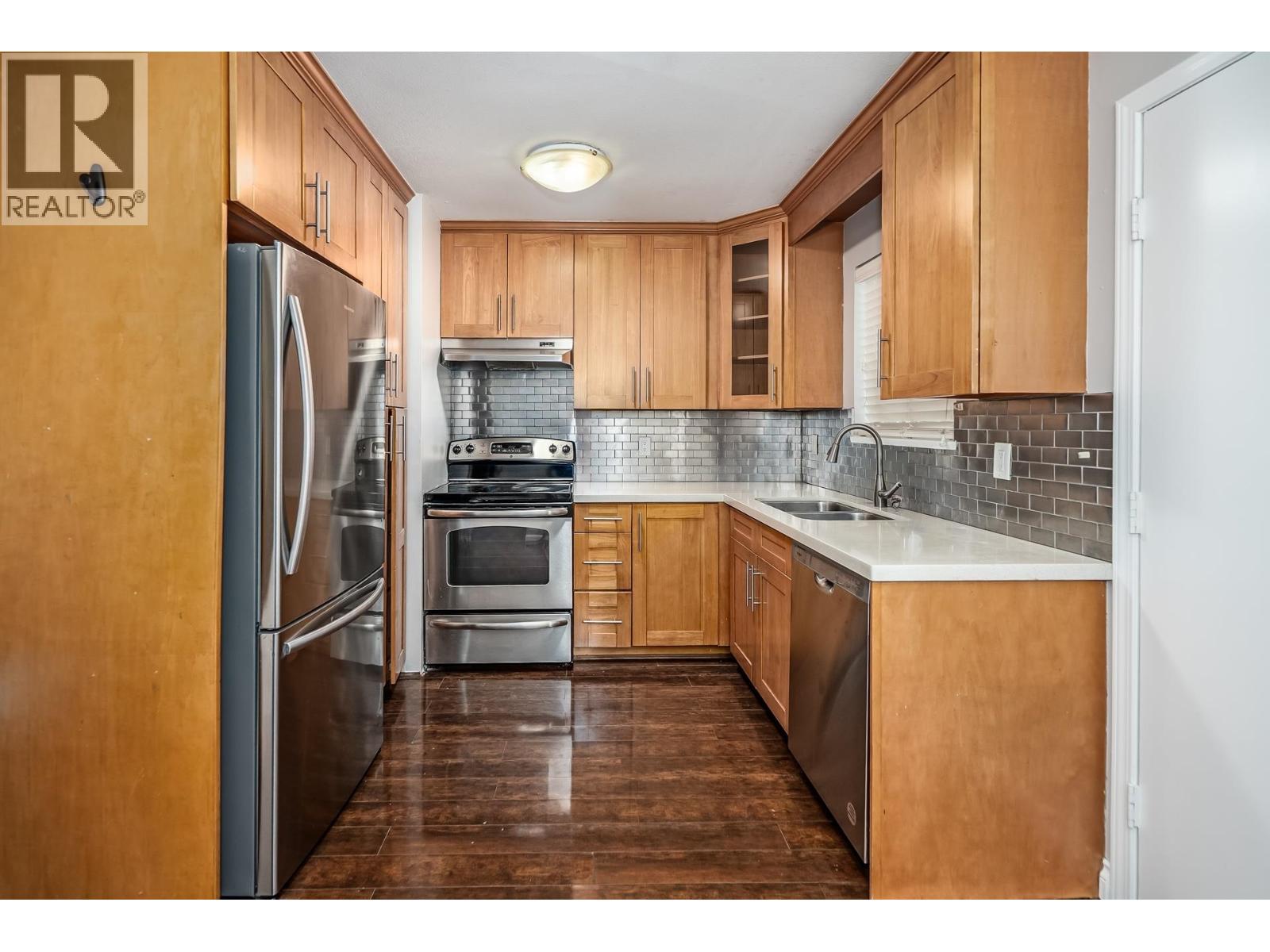 20783 Thorne Avenue Property Photo 13