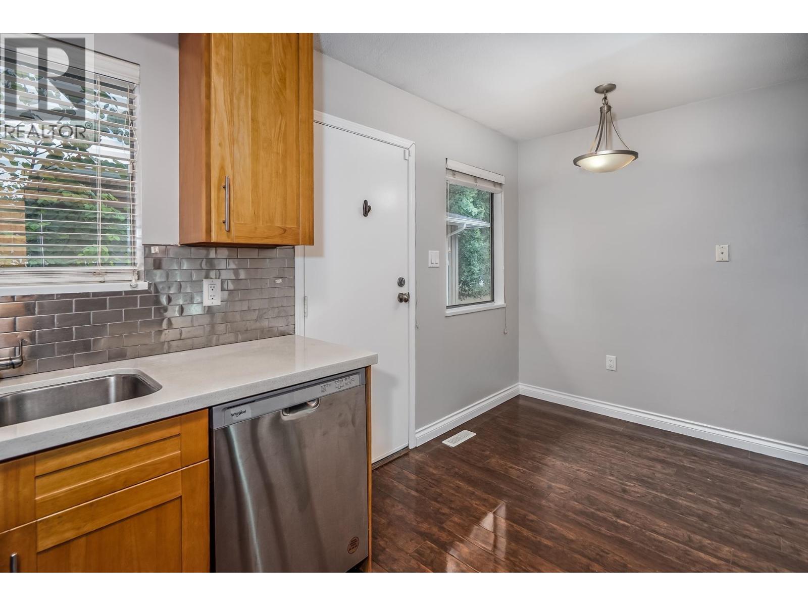 20783 Thorne Avenue Property Photo 15