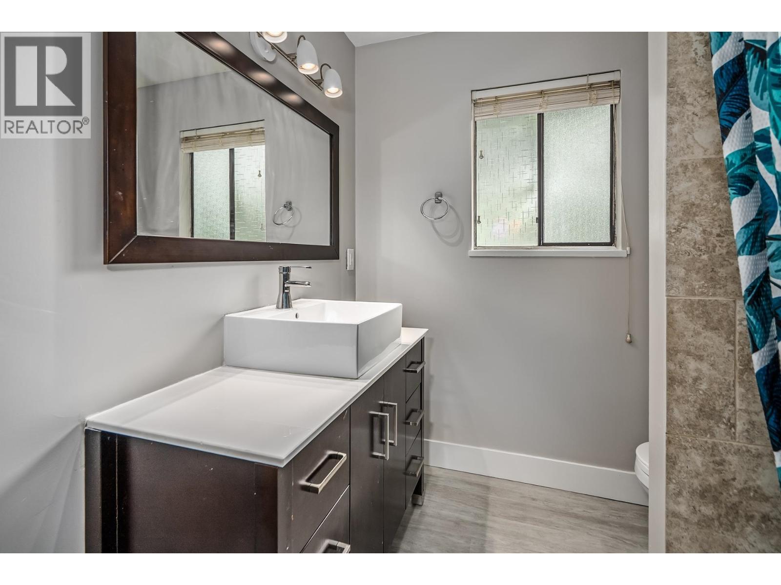 20783 Thorne Avenue Property Photo 16