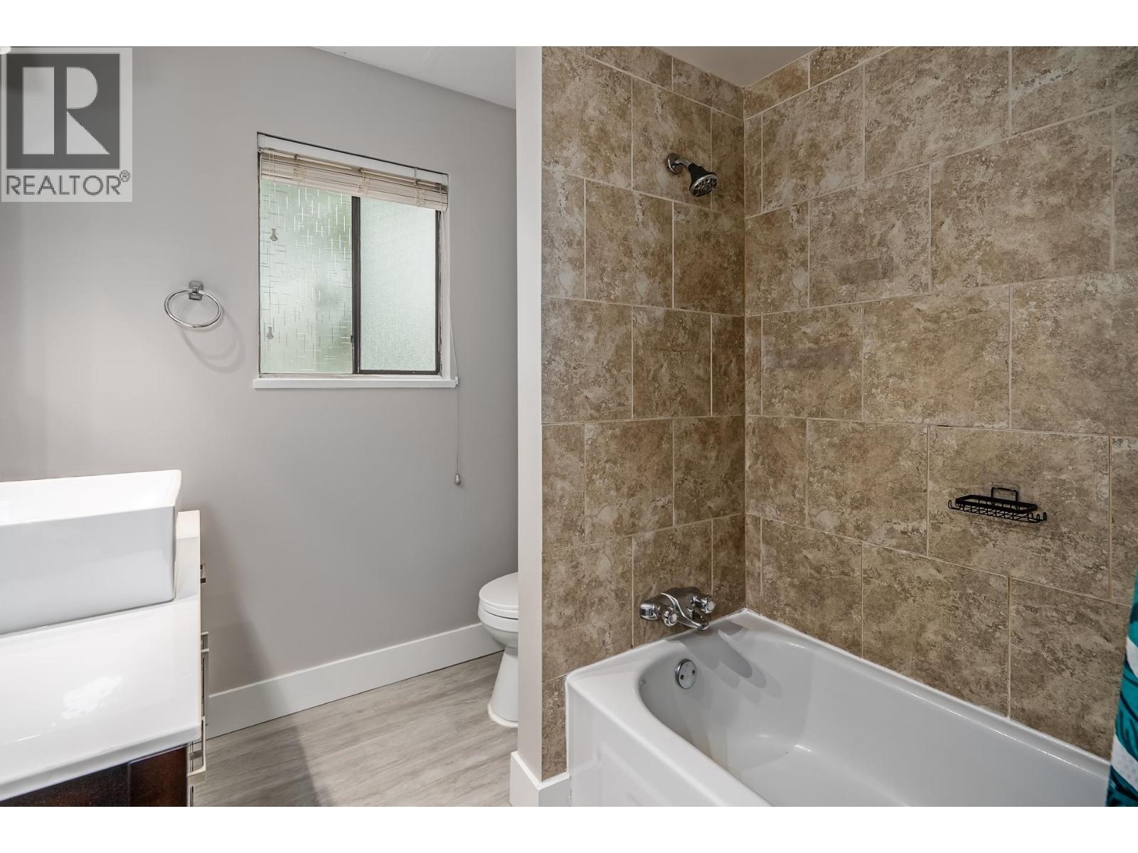 20783 Thorne Avenue Property Photo 17