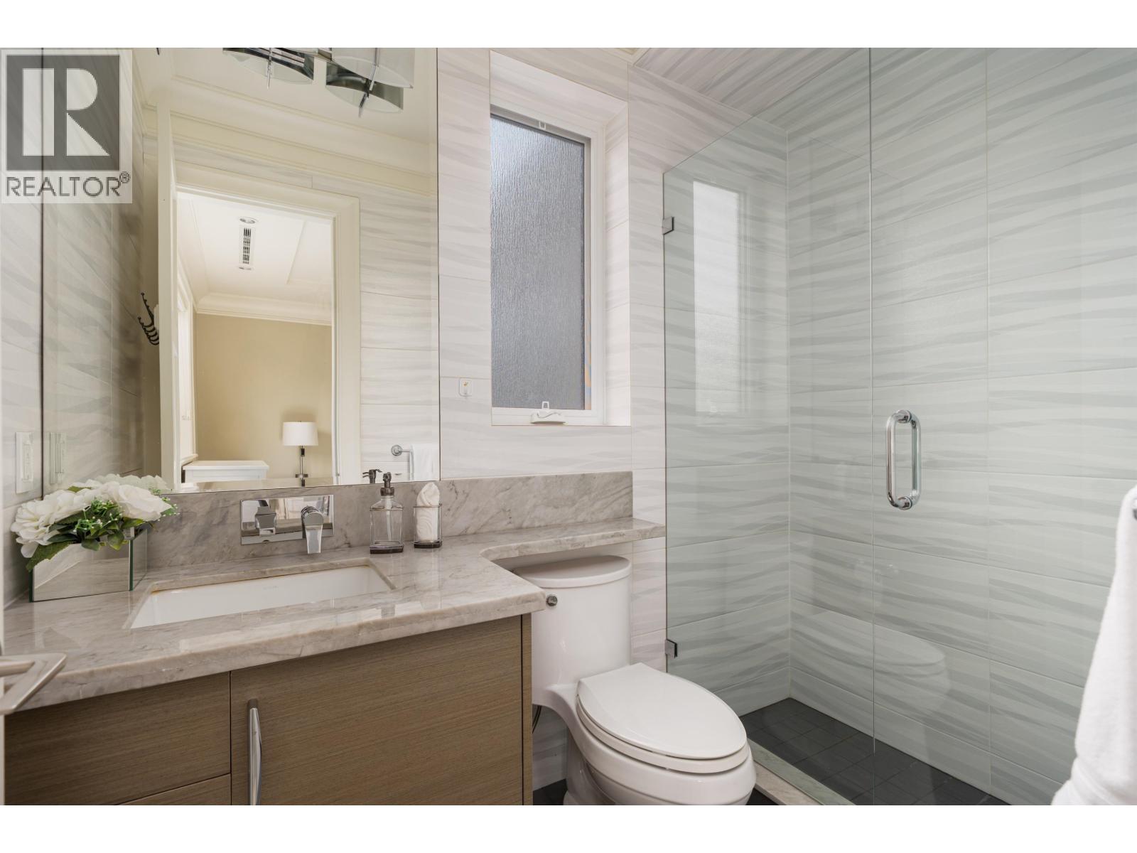 1461 W 47th Avenue Property Photo 24