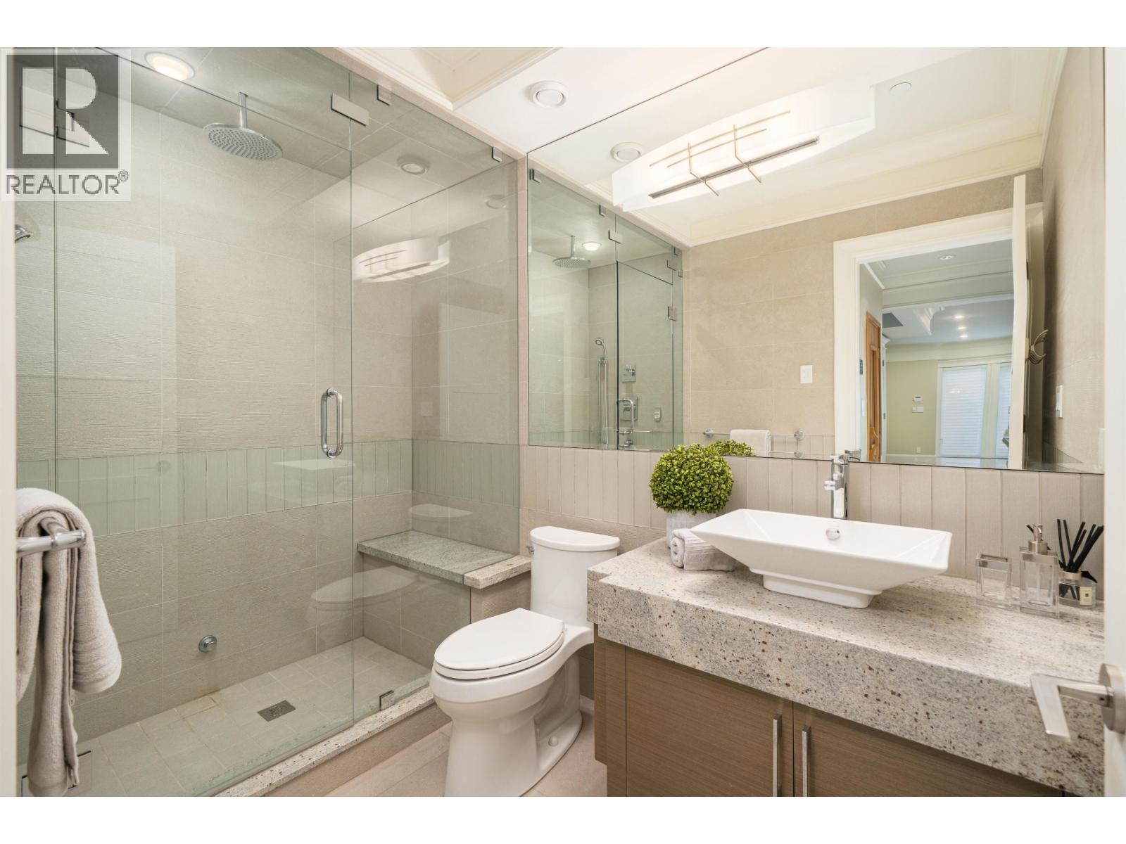 1461 W 47th Avenue Property Photo 35
