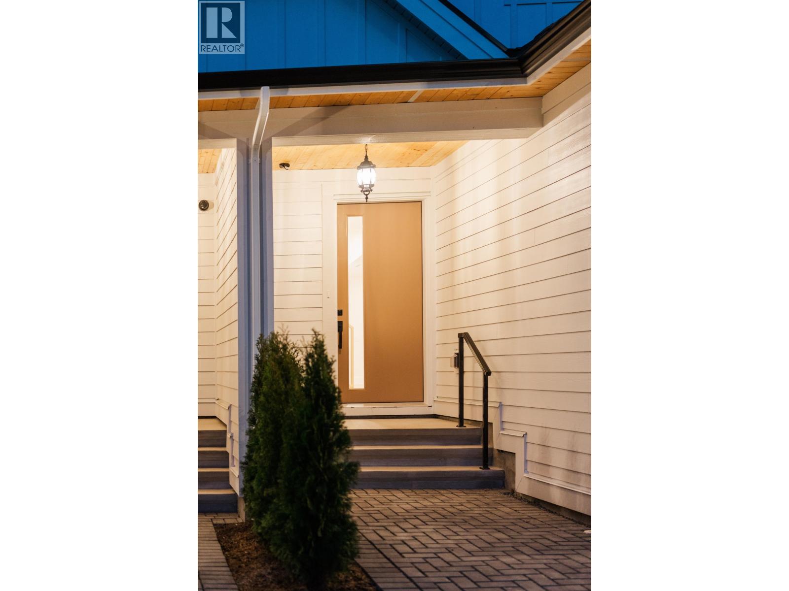 2 12050 York Street Property Photo 4