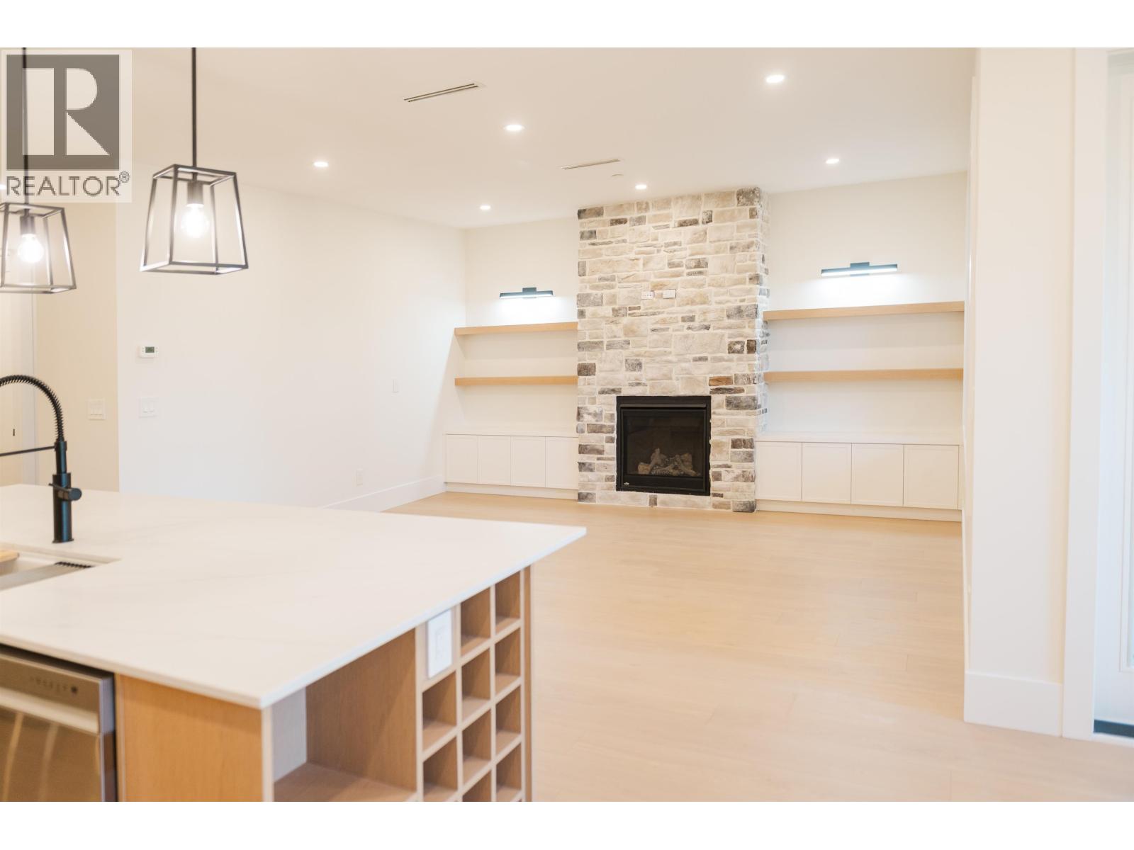 2 12050 York Street Property Photo 6